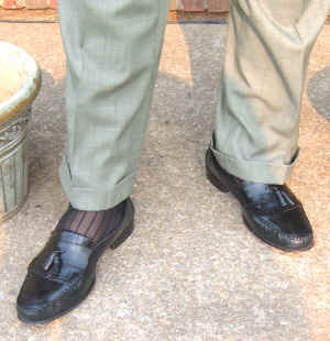 1297A_TNRBLK-M_and_Loafers.jpg (649086 bytes)